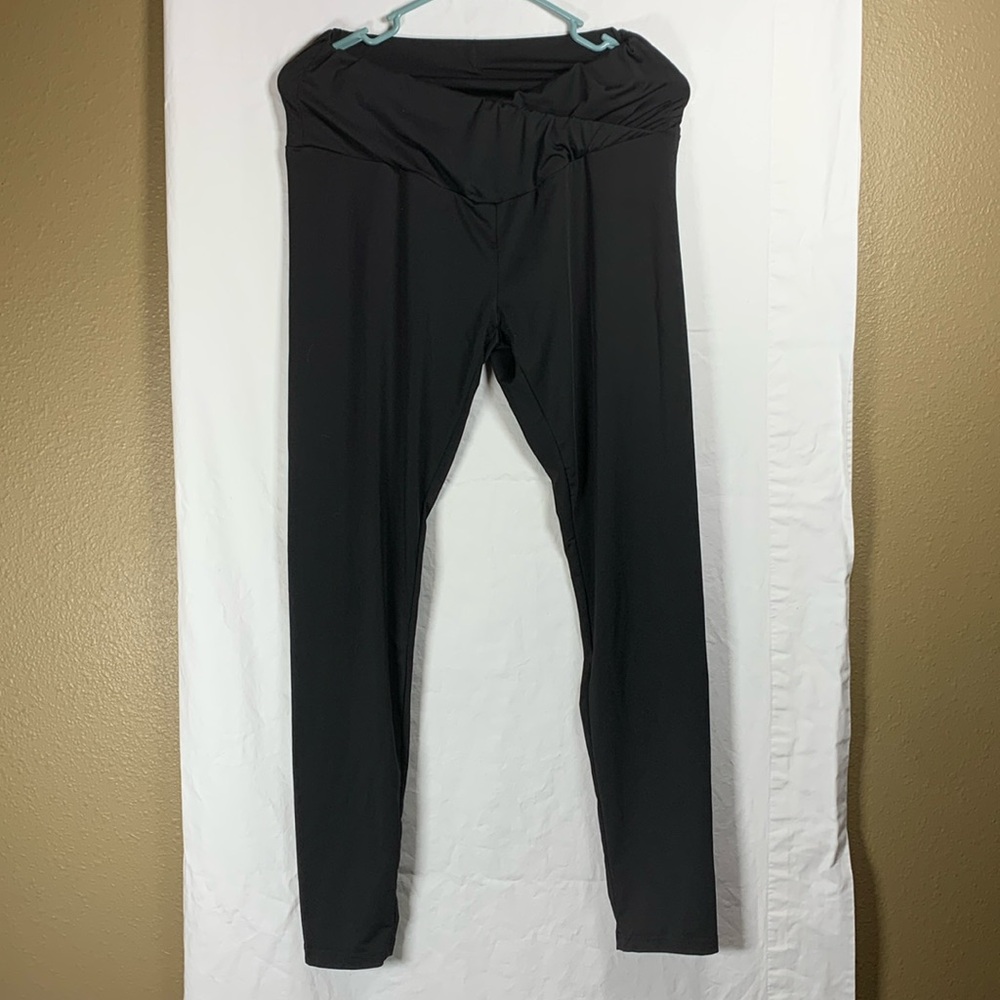V Waist/Fold Waist Black Leggings Shein Brand Good quality and comfortable.